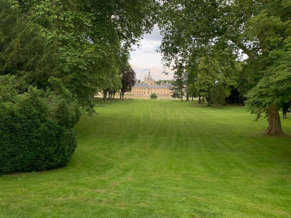 Le Logis Cantilien Lamorlaye-Chantilly 外观 照片