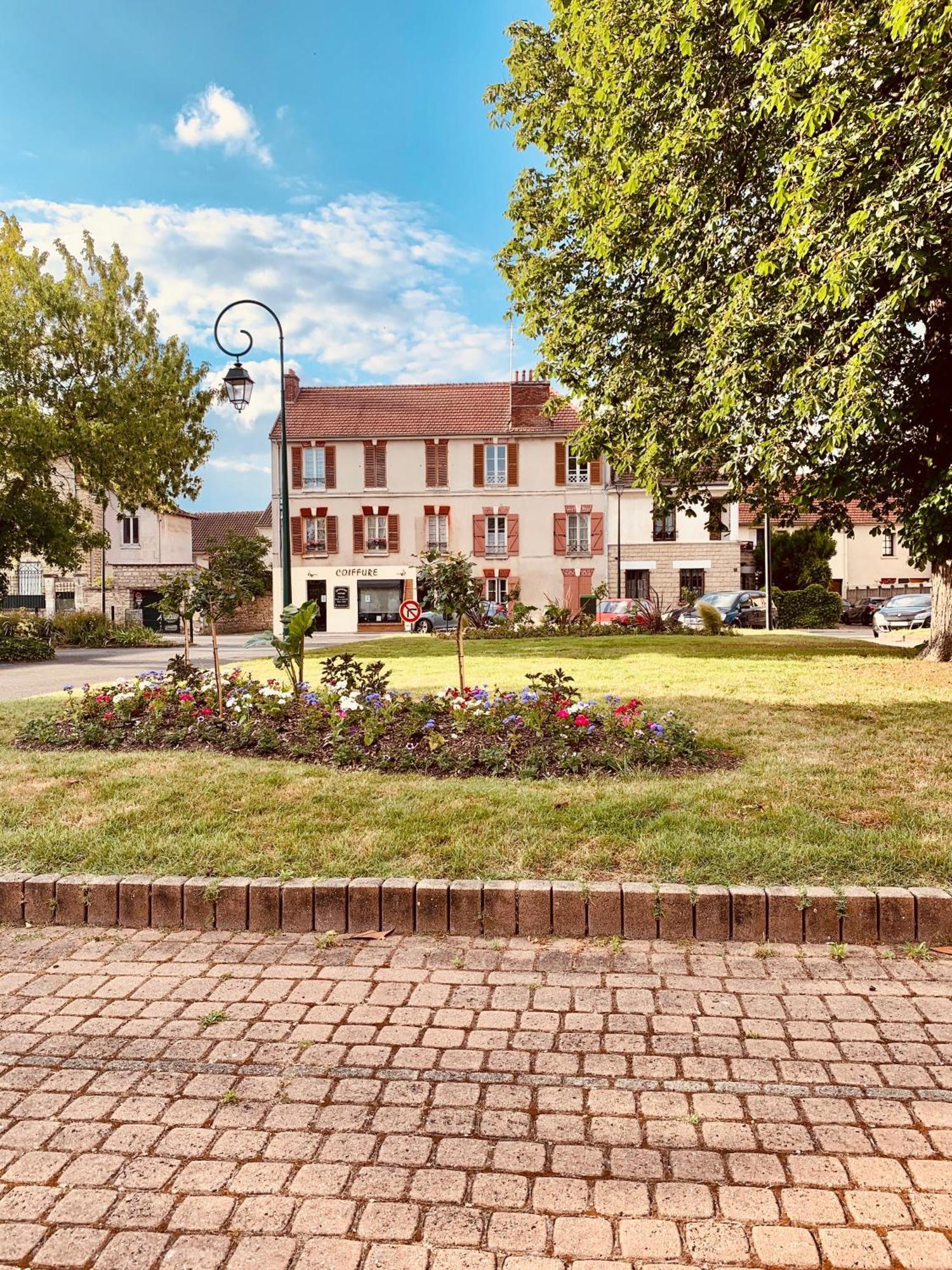 Le Logis Cantilien Lamorlaye-Chantilly 外观 照片