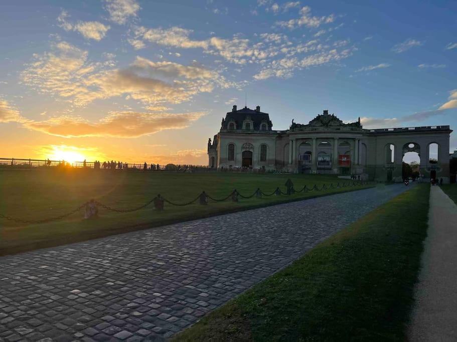 Le Logis Cantilien Lamorlaye-Chantilly 外观 照片